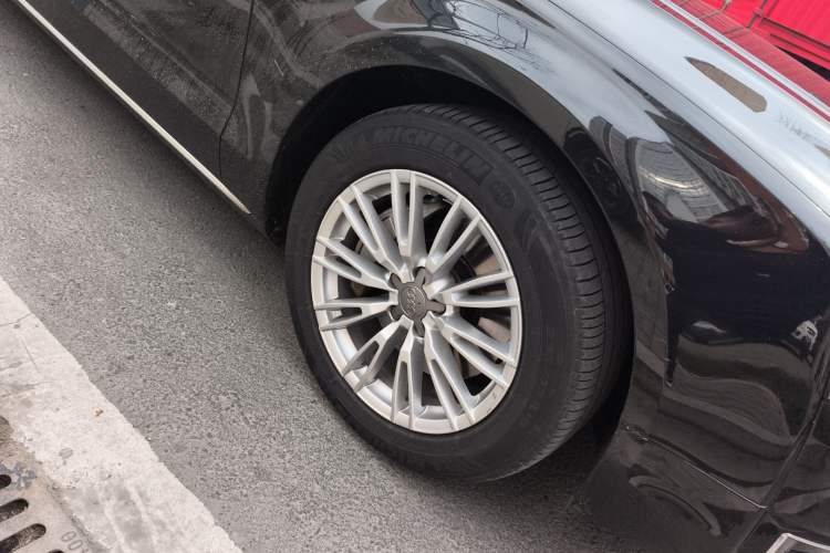 Used Audi A8 2014 A8L 45 TFSI quattro Comfort model
