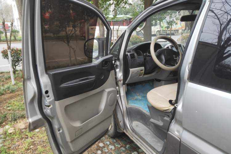 Used FORTHING Lingzhi 2015 M3 1.6L 7-Seater Luxury Model
