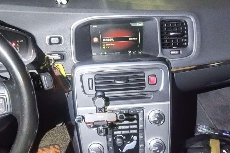 Used Volvo S60 2015 S60L 2.0T Zhiyuan Edition