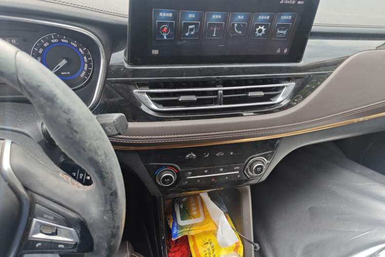 Used CHANGAN Eado DT 2018 1.6L Manual Luxury Model Audio And AC Panel