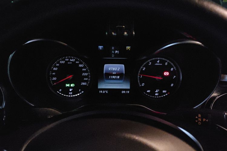 Used Mercedes-Benz GLC 2017 GLC 260 4MATIC Luxury Model Instrument Cluster