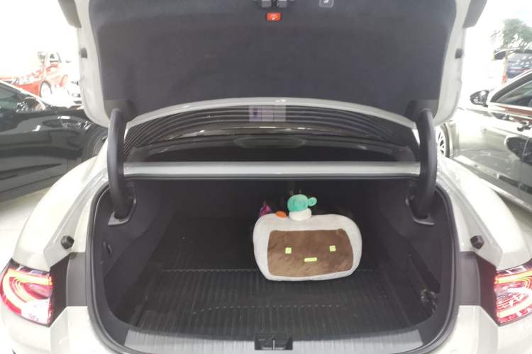 Used Xiaomi Auto SU7 2024 Four-Wheel Drive Ultra-Long Range Advanced Intelligent Driving Max Edition
