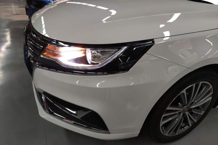 Used Roewe i6 2019 PLUS 1.6L CVT 4G Connected Flagship Deluxe Edition
