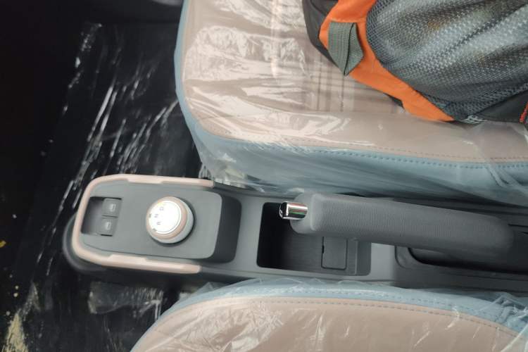 Used Chery QQ Ice Cream 2025 Model 205km Sundae Edition
