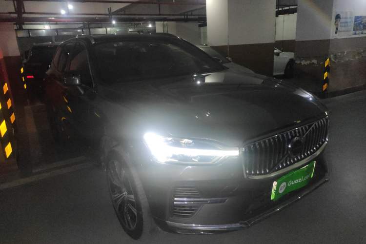 Used Volvo XC60 New Energy 2022 T8 Plug-in Hybrid Long-Range All-Wheel Drive Zhiyuan Luxury Edition
