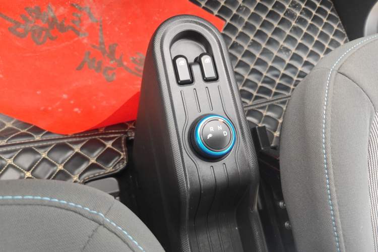 Used Wuling Hongguang MINIEV 2020 Lite Version Lithium Iron Phosphate Gear Lever