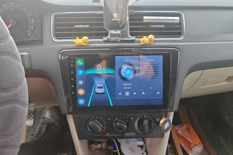 Used Skoda Rapid 2013 1.6L Manual Smart Selection Model