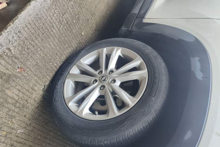 Used Dongfeng Fengon S560 2018 1.8L Manual Urban Model 7 Seats Right Front Wheel Hub