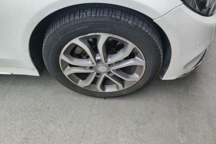 Used Mercedes-Benz C-Class 2016 C 180 L Sport Edition Right Front Wheel Hub