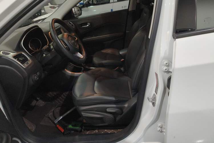 Used Jeep Compass 2019 200T Automatic Family Edition - Connected Large Screen Version
