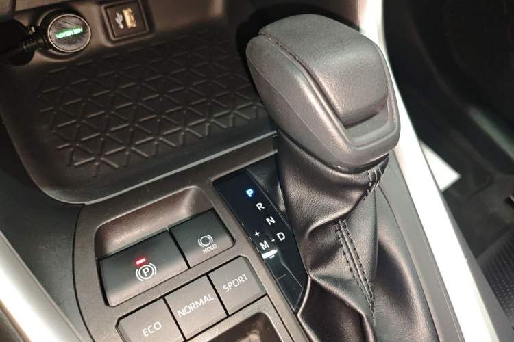 Used Toyota RAV4 2023 2.0L CVT Two-Wheel Drive Urban Edition
