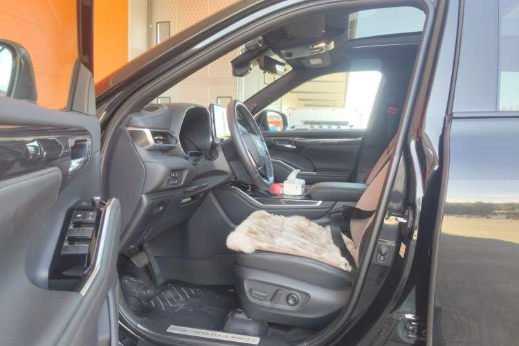 Used Toyota Crown Kluger 2023 2.5L HEV Four-Wheel Drive Flagship Edition Driver Seat