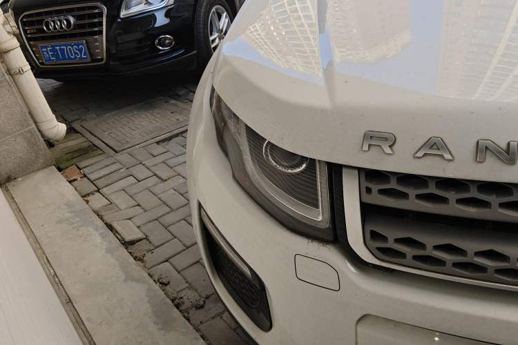 Used Land Rover Range Rover Evoque 2018 240 PS SE Smart Brilliance Edition