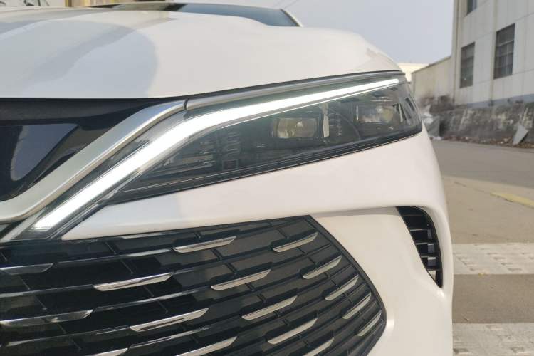 Used BYD Qin L 2024 DM-i 120KM Excellence Model
