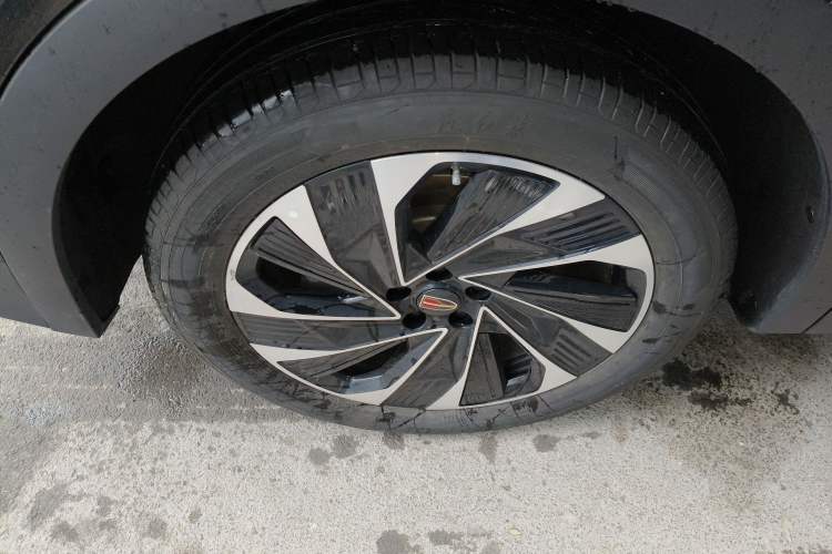 Used Hongqi HS7 PHEV 2024 2.0T PHEV Four-Wheel Drive Flagship Edition 6 Seats Right Rear Wheel Hub