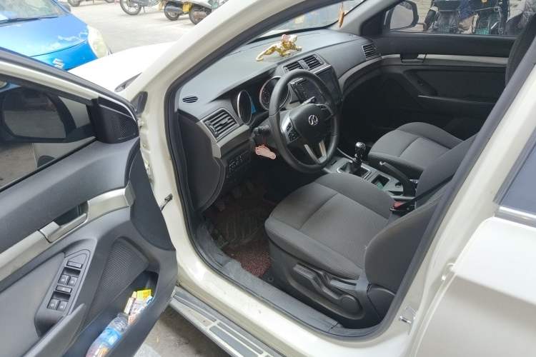 Used BAIC Senova X65 2015 2.0T manual Comfort trim level
