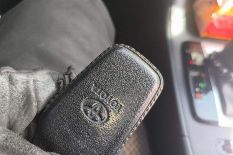 Used Toyota Highlander 2018 2.0T Four-Wheel Drive Supreme Edition 7-Seater China VI Vehicle Key