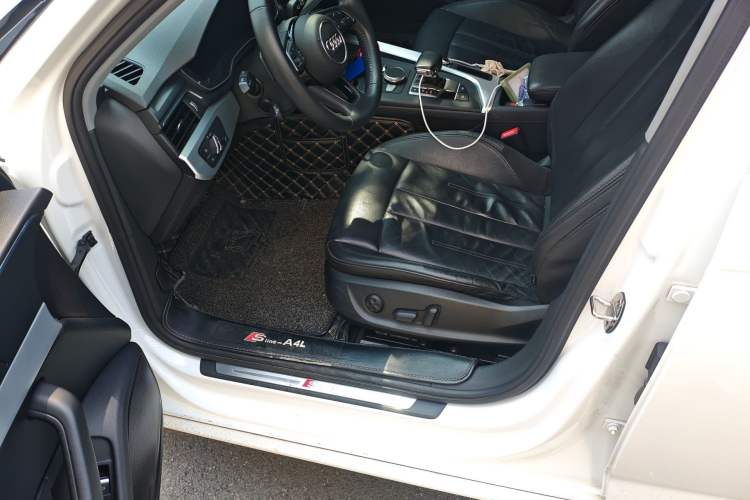 Used Audi A4L 2018 30th Anniversary Edition 40 TFSI Fashion Model
