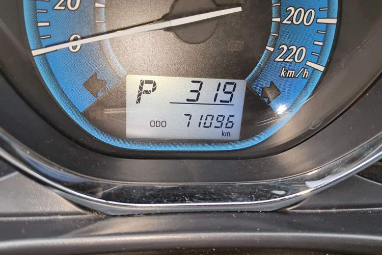 Used Toyota YARiS L Zhi Xuan 2015 1.5E Automatic Charm Edition