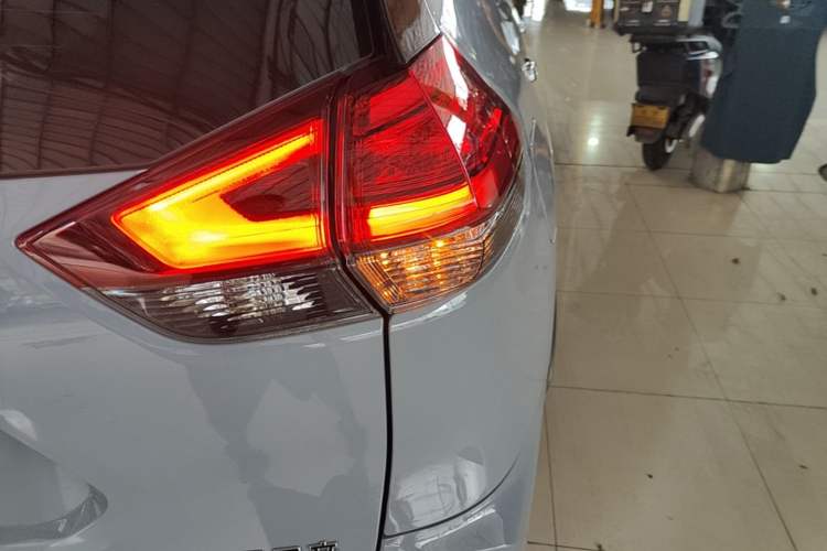 Used Nissan X-Trail 2025 Honor 2.0L Two-Wheel Drive Leading Edition