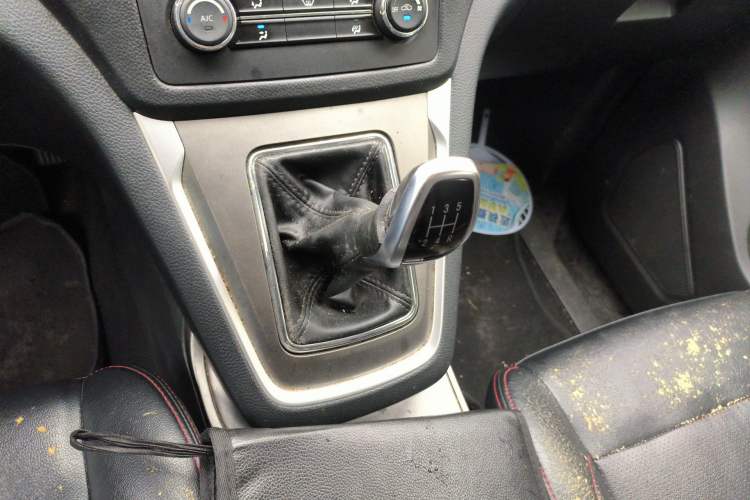 Used CHANGAN KAICHENG Ruixing S50 2017 1.5L Manual Economy Model
