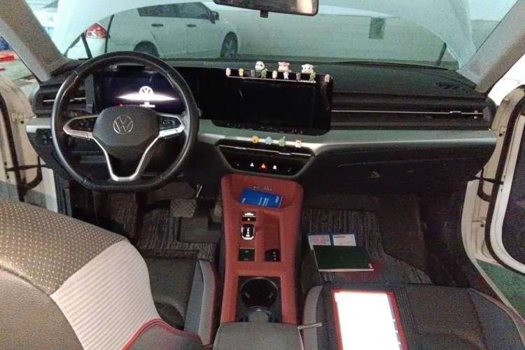 Used Volkswagen Lamando 2023 Lavida L 280TSI DSG Spicy Edition Center Console