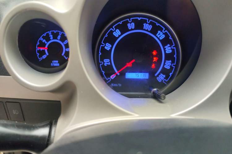 Used JAC Group Yueyue 2012 CROSS 1.0L Luxury Model
