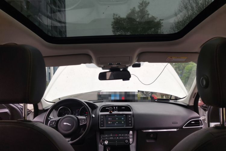 Used Jaguar F-PACE 2016 2.0T Two-Wheel Drive Urban Luxury Edition
