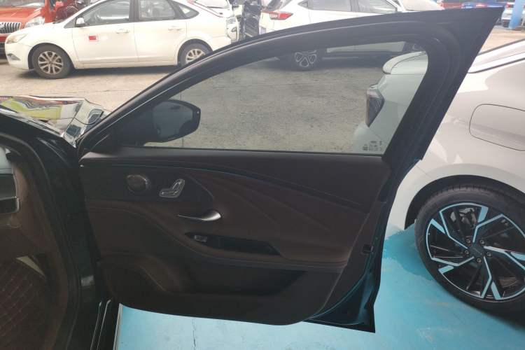 Used Chery Arrizo 8 2023 High-Performance Edition 2.0T DCT Powerfully Equipped