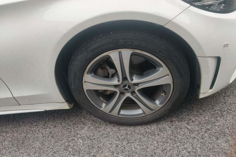 Used Mercedes-Benz C-Class 2019 C 260 L Sport Edition Right Front Wheel Hub