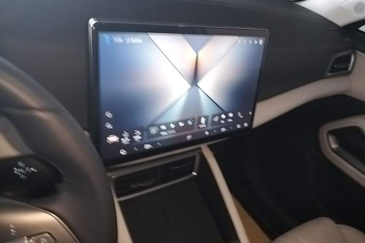Used BYD Yuan UP 2025 Intelligent Driving Version 401 KM Dynamic Edition
