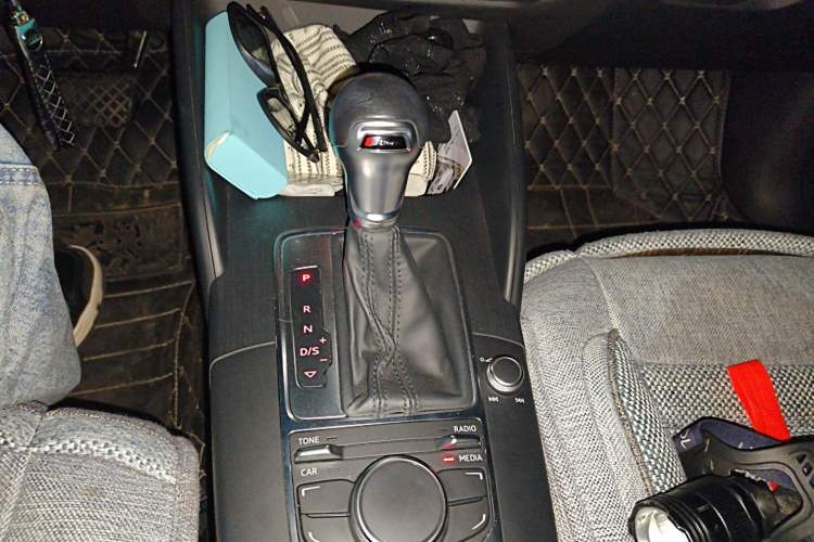 Used Audi A3 2014 Sportback 35 TFSI Automatic Style Edition Gear Lever