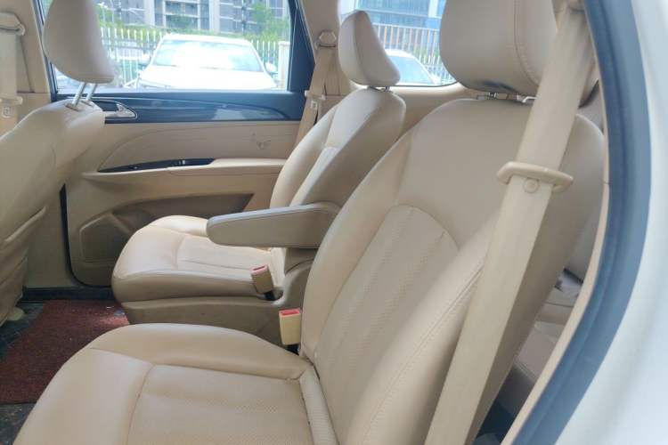 Used Baojun 730 2016 1.5L Manual Comfort Version 7 Seats China V Emission Standard
