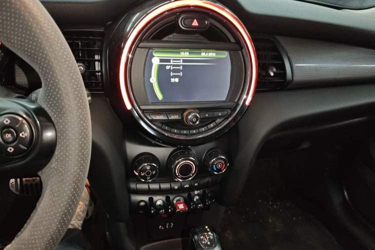 Used MINI 2014 1.5T COOPER Fun
