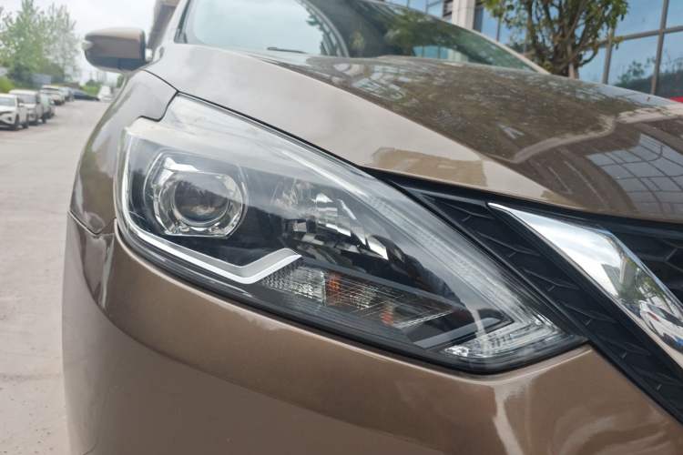 Used Nissan Sylphy 2016 1.6 XL CVT Deluxe Edition Right Front Headlight