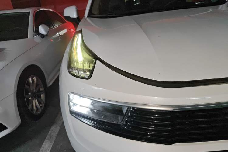 Used Lynk & Co 01 2019 2.0T Two-Wheel-Drive Pro Version China VI Standard Right Front Headlight