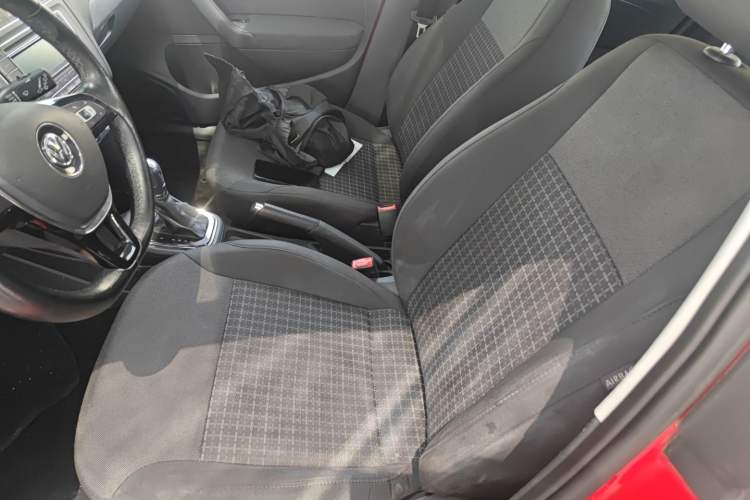 Used Volkswagen Polo 2016 1.6L Automatic Comfort Model
