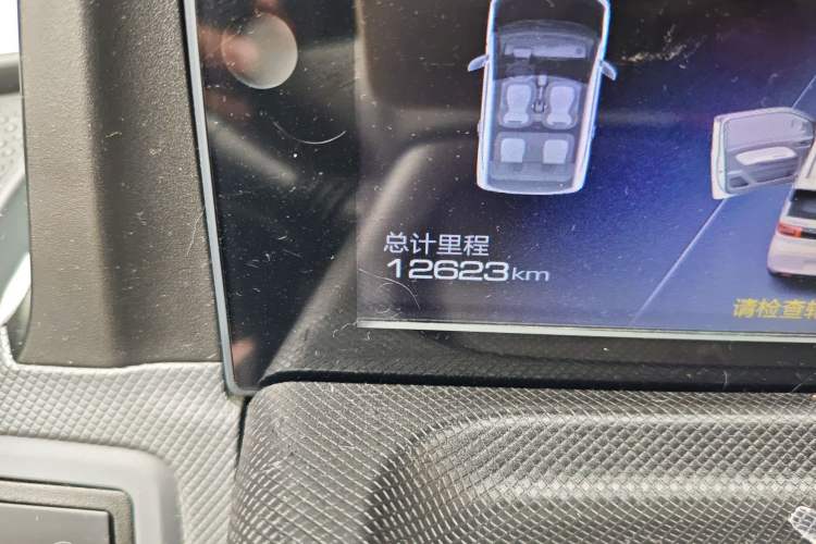 Used Wuling Hongguang MINIEV 2021 Macaron Premium Model – Lithium Iron Phosphate Odometer Close Up