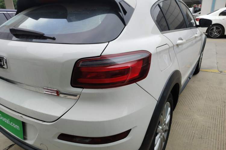 Used Qoros 3 2017 Urban SUV 1.6T Automatic Zhiyue Model
