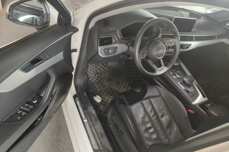 Used Audi A4L 2019 40 TFSI Fashion Edition China VI Emission Standard
