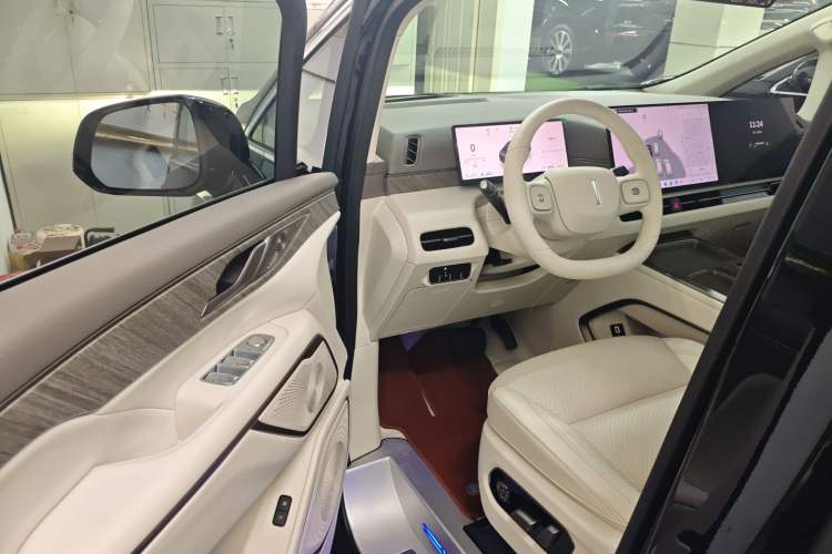 Used Wey Gaoshan 2025 Four-Wheel Drive Alpine 9 Driver Seat