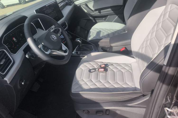 Used Volkswagen Tayron 2024 300TSI Two-Wheel-Drive Luxury Plus Advanced Version Left Front Seat