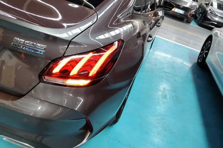 Used MG 5 2021 180 DVVT CVT Youth Luxury Edition
