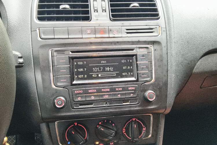 Used Volkswagen Polo 2014 1.6L Automatic Comfort Edition
