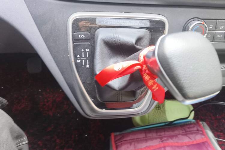 Used SAIC MAXUS Xintu V80 2021 2.0T AMT Classic Aoyuntong Short Wheelbase Ultra-Low Roof 5/6-Seater