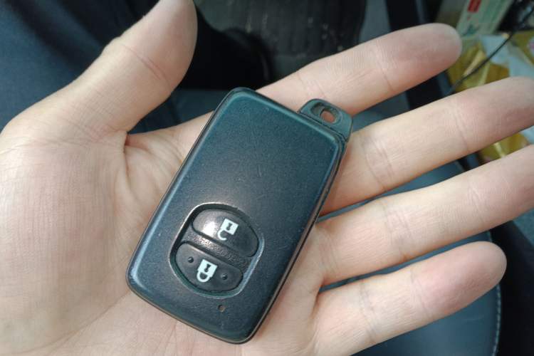 Used Toyota Prius 2012 1.8L Luxury Edition
