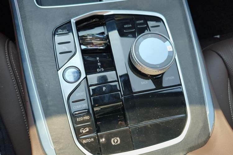 Used BMW X5 2026 Model, xDrive 30Li Prestige M Sport Night Package Gear Lever