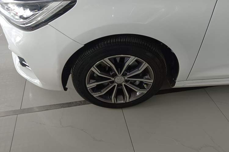 Used BYD Song MAX 2019 1.5T Automatic Smart Connect ZhiLian RuiDong 6-Seater China V Standard Left Front Wheel Hub
