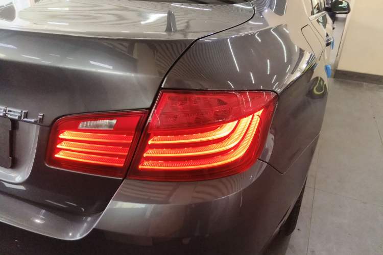 Used BMW 5 Series 2015 535Li Leading Model