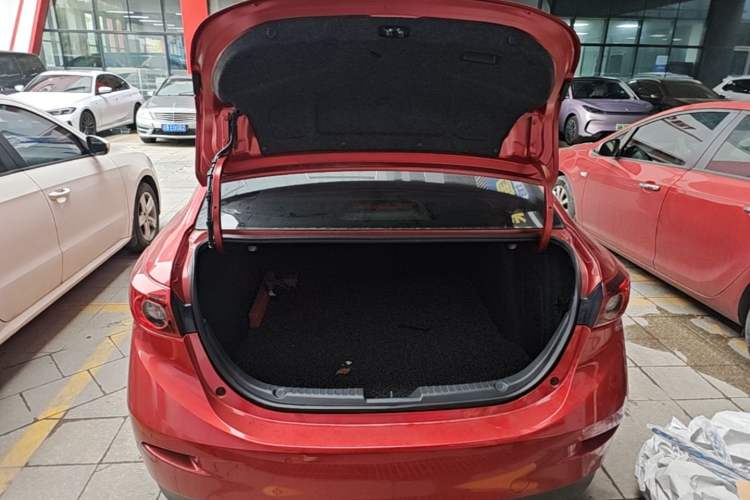 Used Mazda 3 Axela 2014 Sedan 1.5L Automatic Luxury Model Trunk